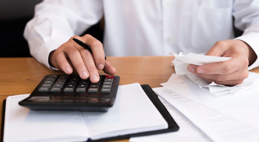 Invoice amount calculation in different scenarios